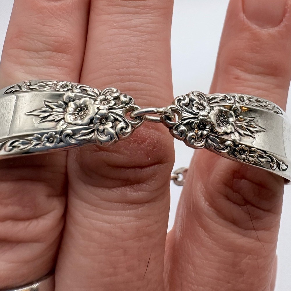 Elegant Silver Floral Spoon Bracelet - Picture 2 of 5